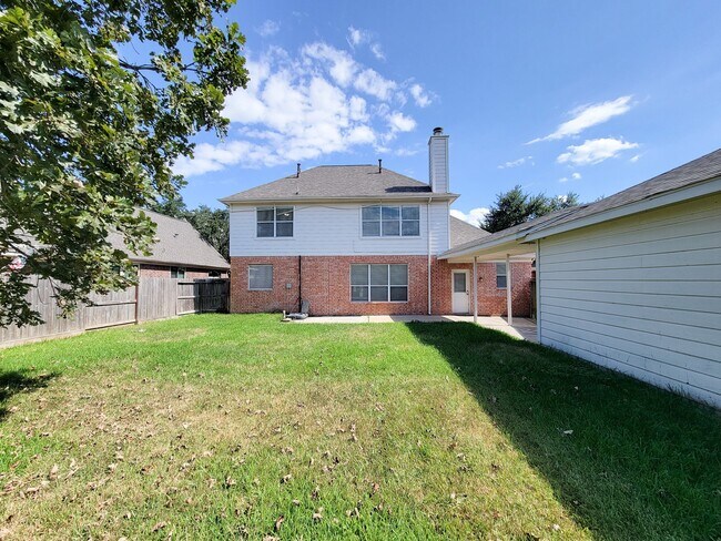 Building Photo - 11147 Carriage Lake Dr