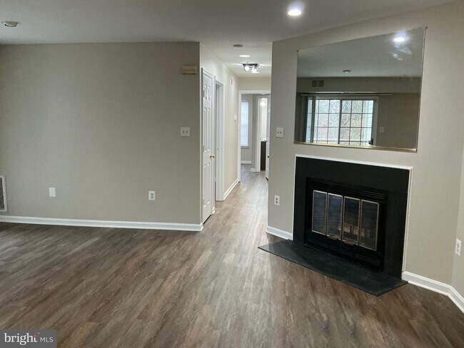 Building Photo - 2020 Alice Ave