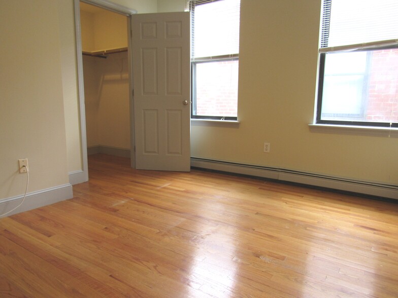 Building Photo - 6 Dorr St