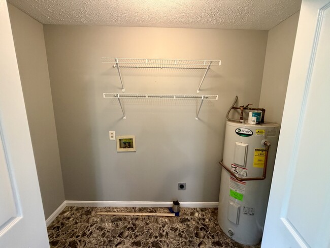 Building Photo - 115 Carey Ct