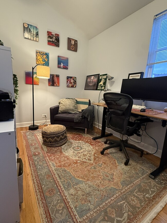 Building Photo - 1823 W Superior St