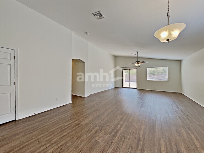 Building Photo - 10525 W Hughes Dr