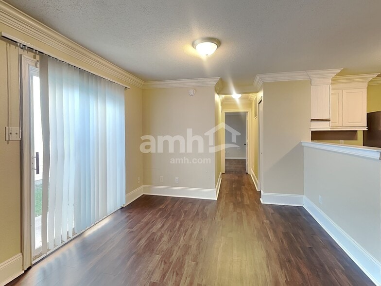 Building Photo - 12925 Old Glory Dr