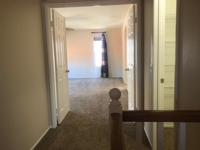 Building Photo - Chardonnay Hills 4 Bedroom