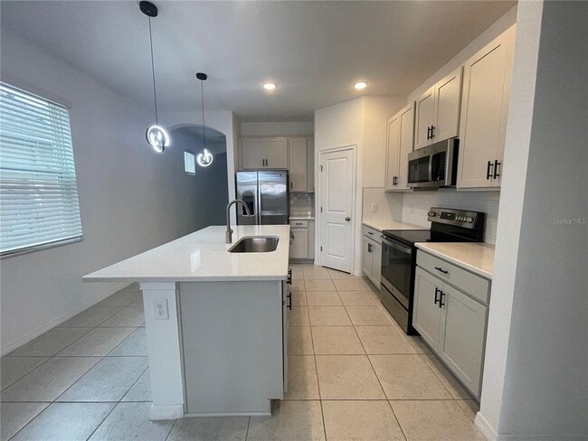 Building Photo - 6625 Great Bear Dr