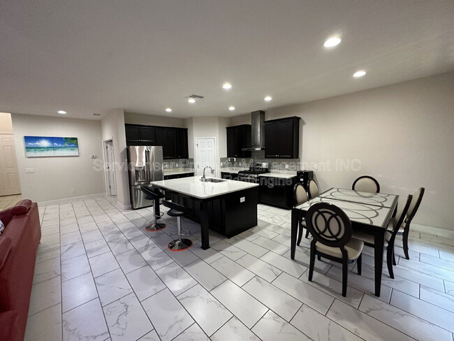 Building Photo - 7510 Sea Lilly Ct