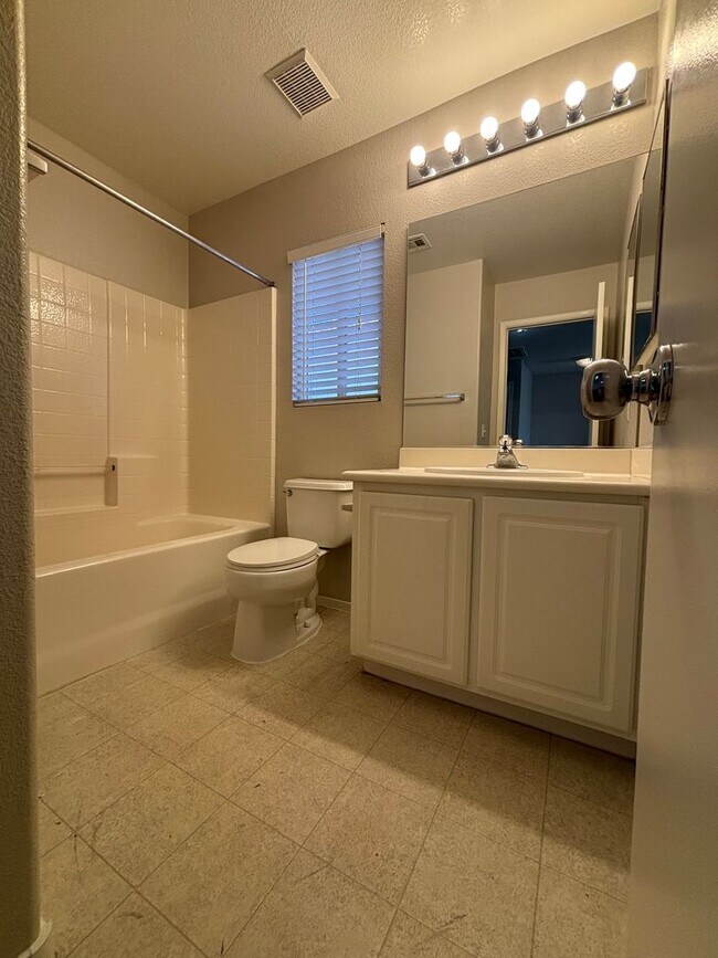 Building Photo - 10256 Grecian Laurel Ct