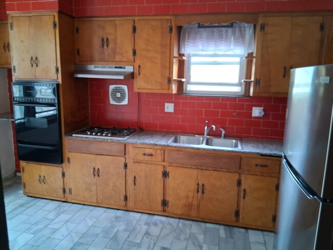Building Photo - 182 Terrace Ave