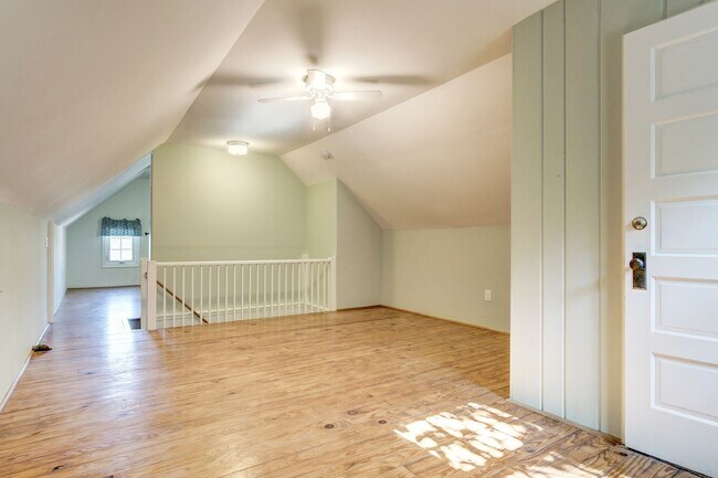 Building Photo - Updated 4 BD, 3.5 BA Stately Colonial on Kalmia RD in NW DC!!