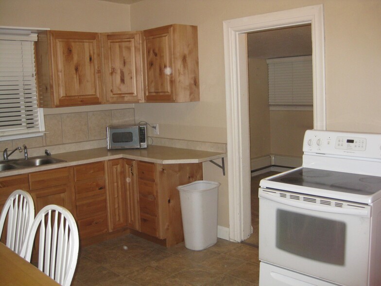 Building Photo - 290 N 300 E