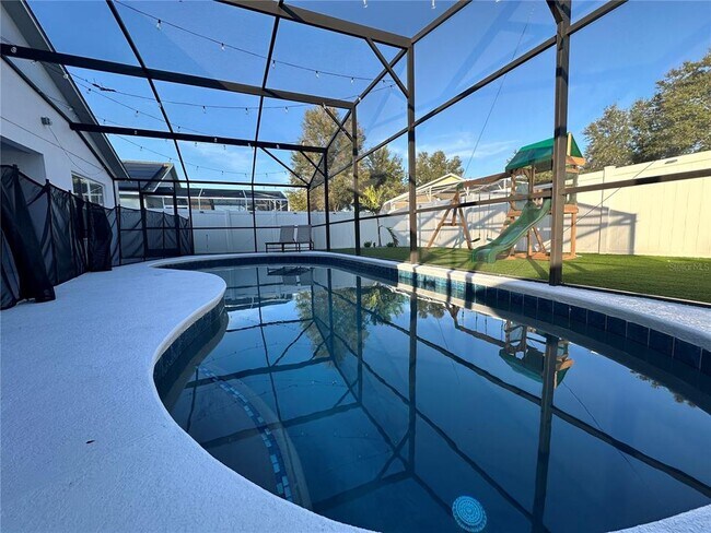 Building Photo - 17410 Woodcrest Way