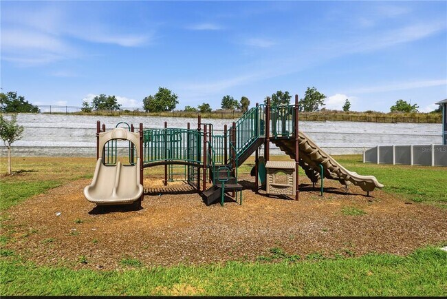 Building Photo - 9588 Westside Hls Dr
