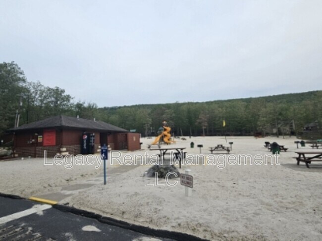 Building Photo - 116 Cheyney Dr