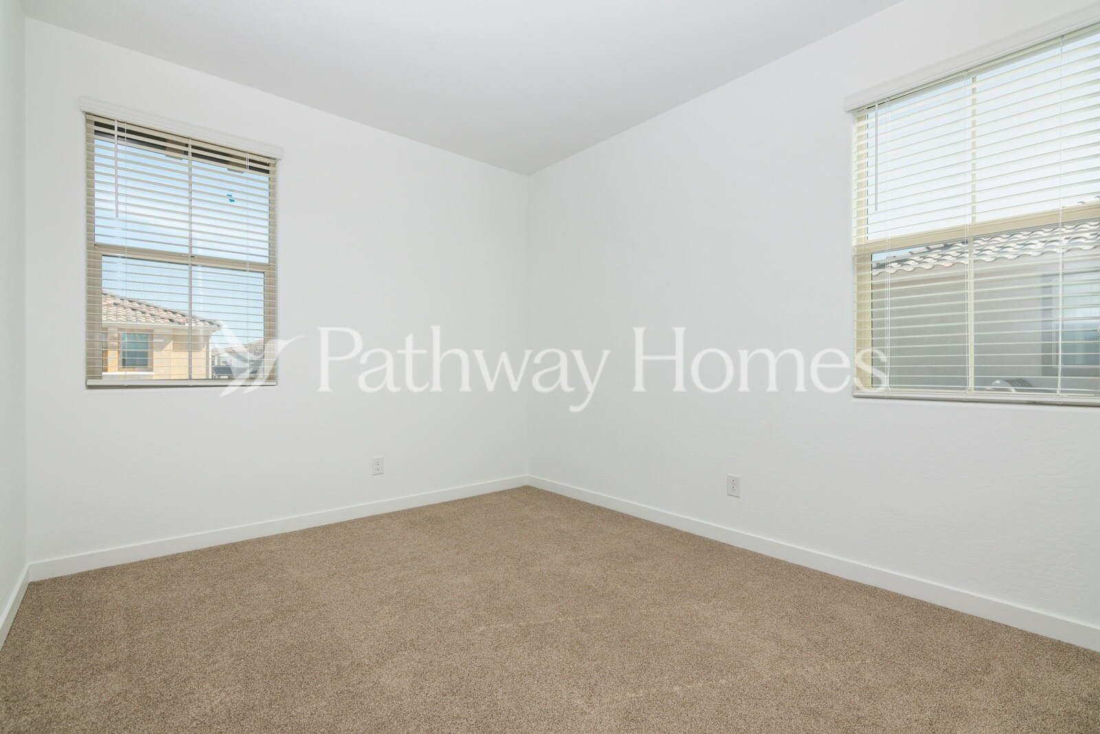 Building Photo - 9915 E Tiburon Ave