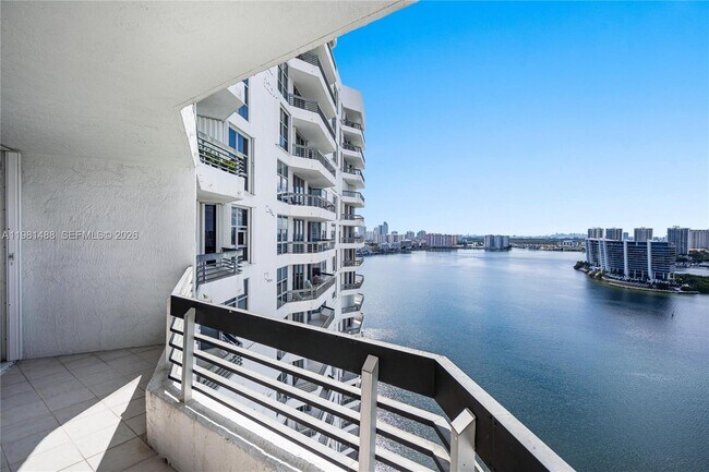 Building Photo - 19101 NE 36th Pl