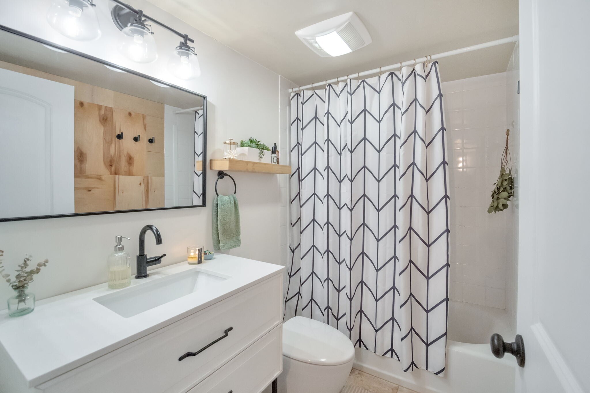 Bathroom - 2736 B St