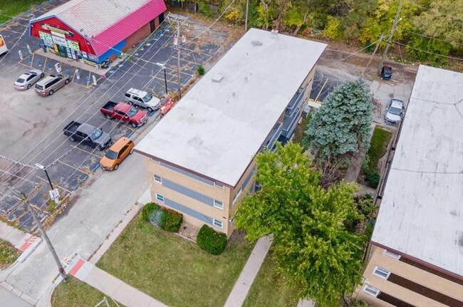 Building Photo - 15334 Doctor M.L.K. Jr Dr