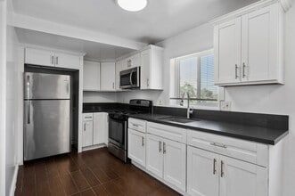 Building Photo - 501 S Lorena St