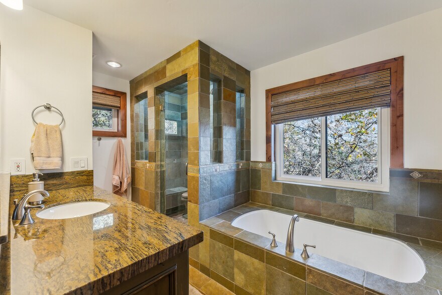 Building Photo - 7240 Buckboard Dr