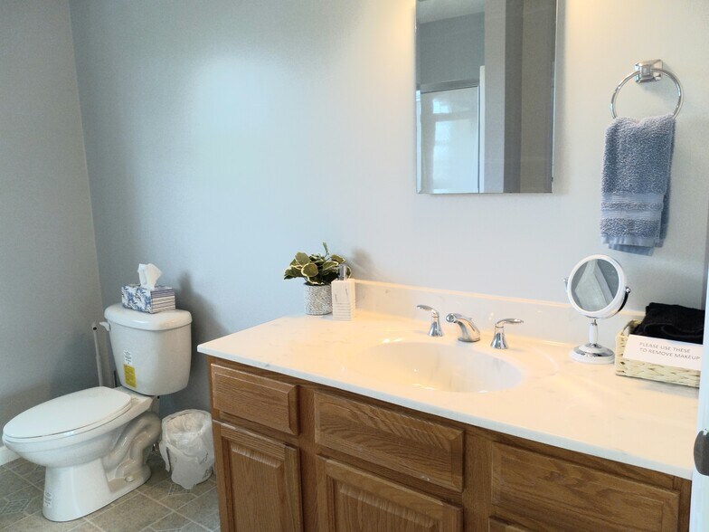 Master Bath - 83 Mott Rd