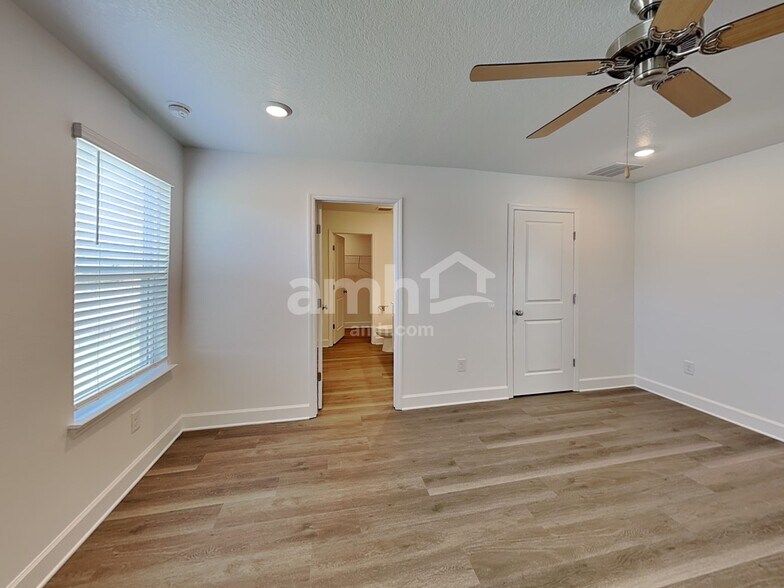 Building Photo - 16446 Cheyanne Ct