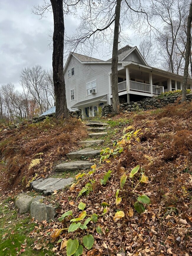 Primary Photo - 199 Hoop Pole Hill Rd