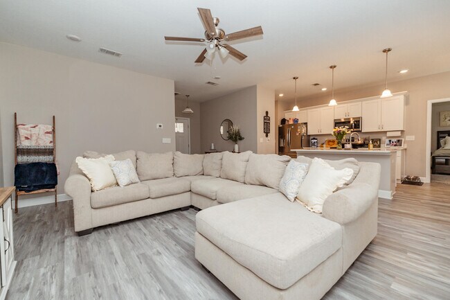 Building Photo - 1512 Long Needle Ct