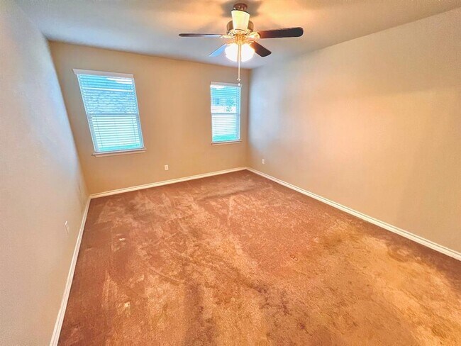 Building Photo - 5717 Lehman Way
