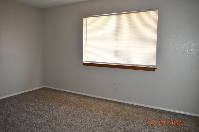 Building Photo - Charming 3-Bedroom Home with Spacious Backyard & 2-Car Garage