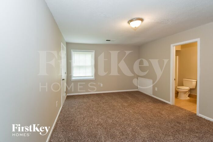 Building Photo - 6385 Kinston Park Dr