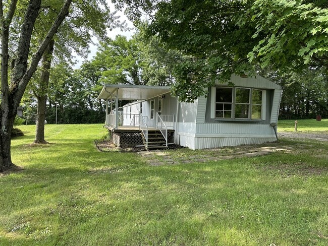 Building Photo - 1967 Chatsworth Ln