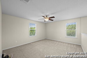 Building Photo - 220 Hinge Creek