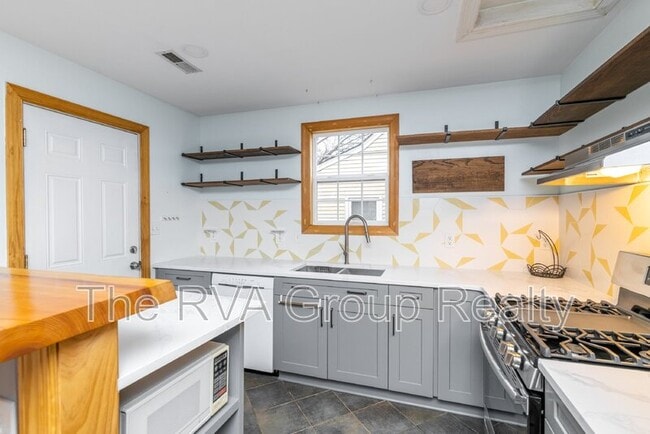 Building Photo - 1613 S Meadow St