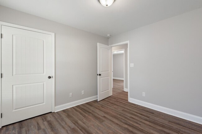 Building Photo - 253 W Watt St