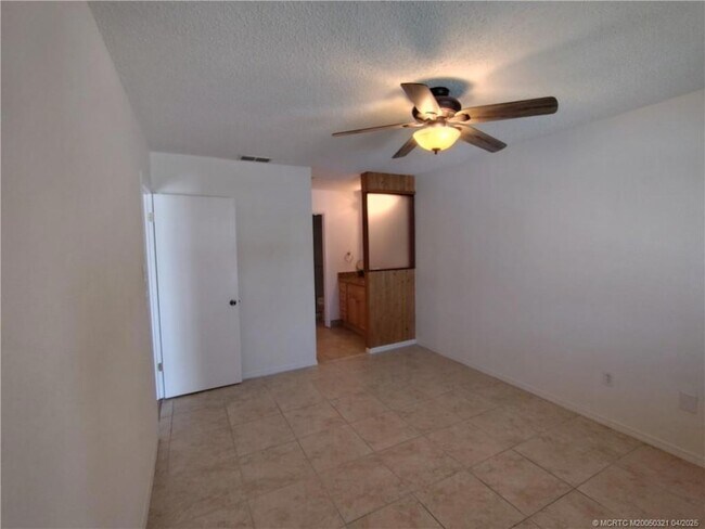 Building Photo - 950 S Kanner Hwy
