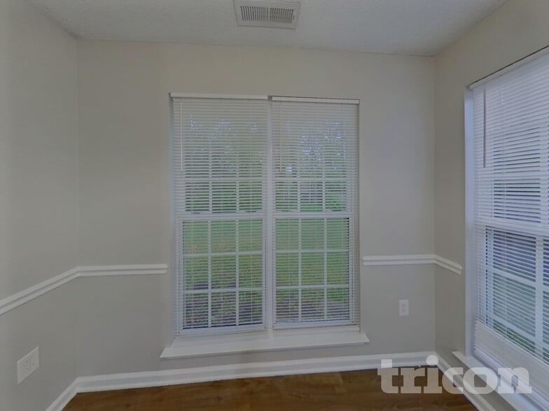 Building Photo - 4688 Falcon Chase Dr SW
