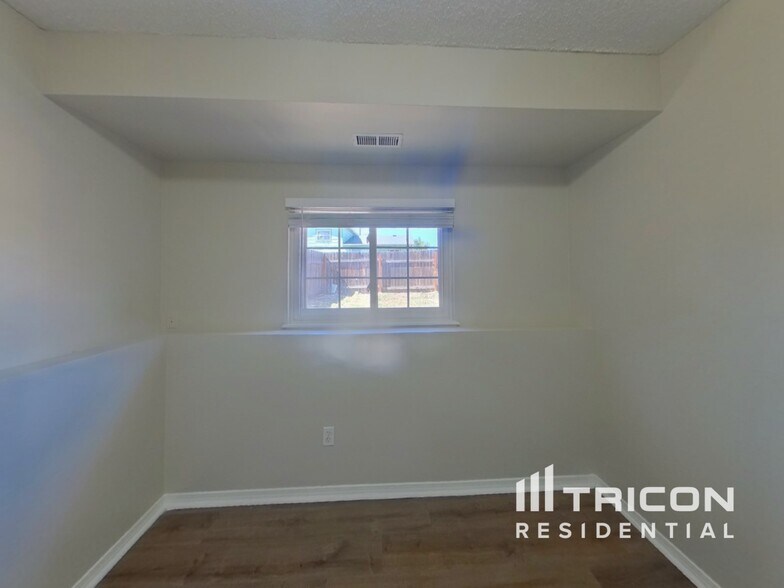 Building Photo - 3340 Bridgewater Dr