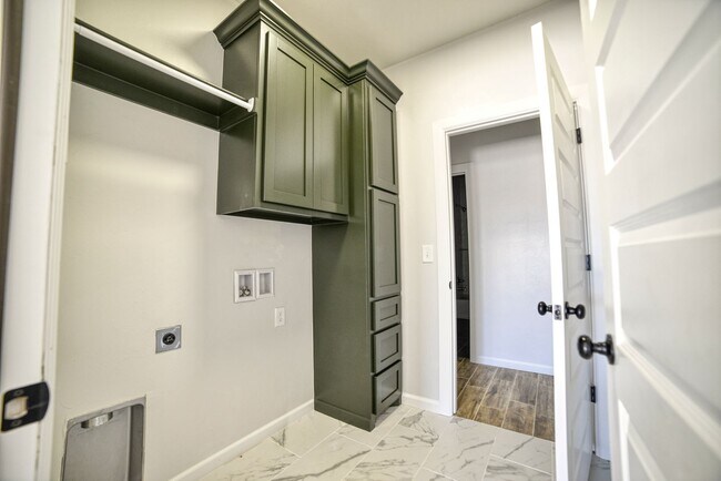 Building Photo - Brand New Home in Washington!