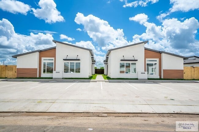 Building Photo - 3548 Hidalgo Cir
