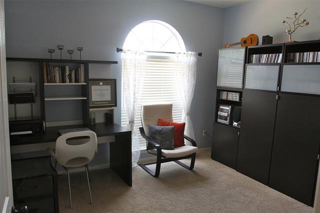 Building Photo - 8105 Pecan Ridge Dr