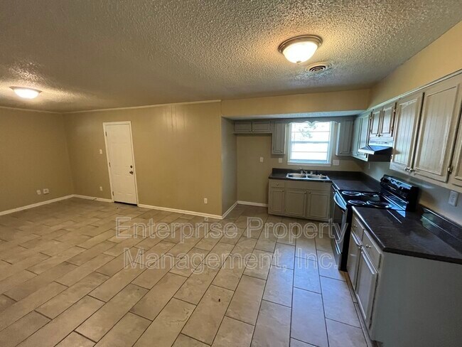 Building Photo - 4309 Startouch Cove