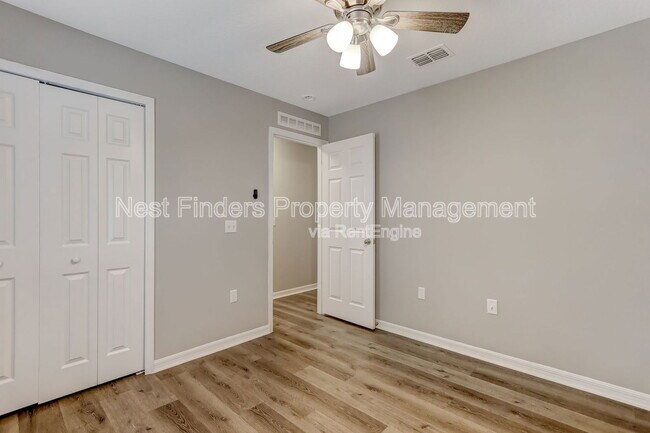 Building Photo - 172 King Arthur Ct