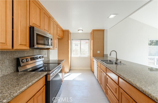 Building Photo - 5092 Dutcher Ave