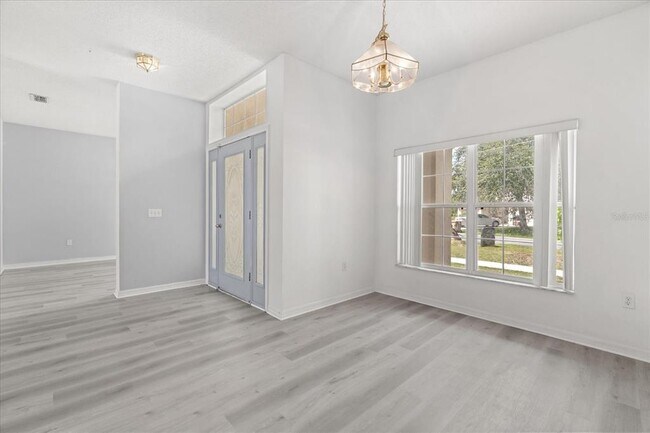 Building Photo - 521 Bromley Ct