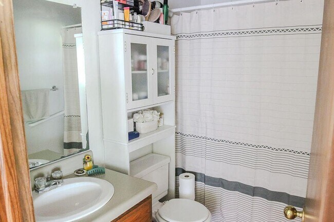 Building Photo - 3422 West St