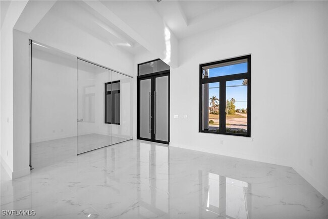 Building Photo - 4016 Chiquita Blvd S
