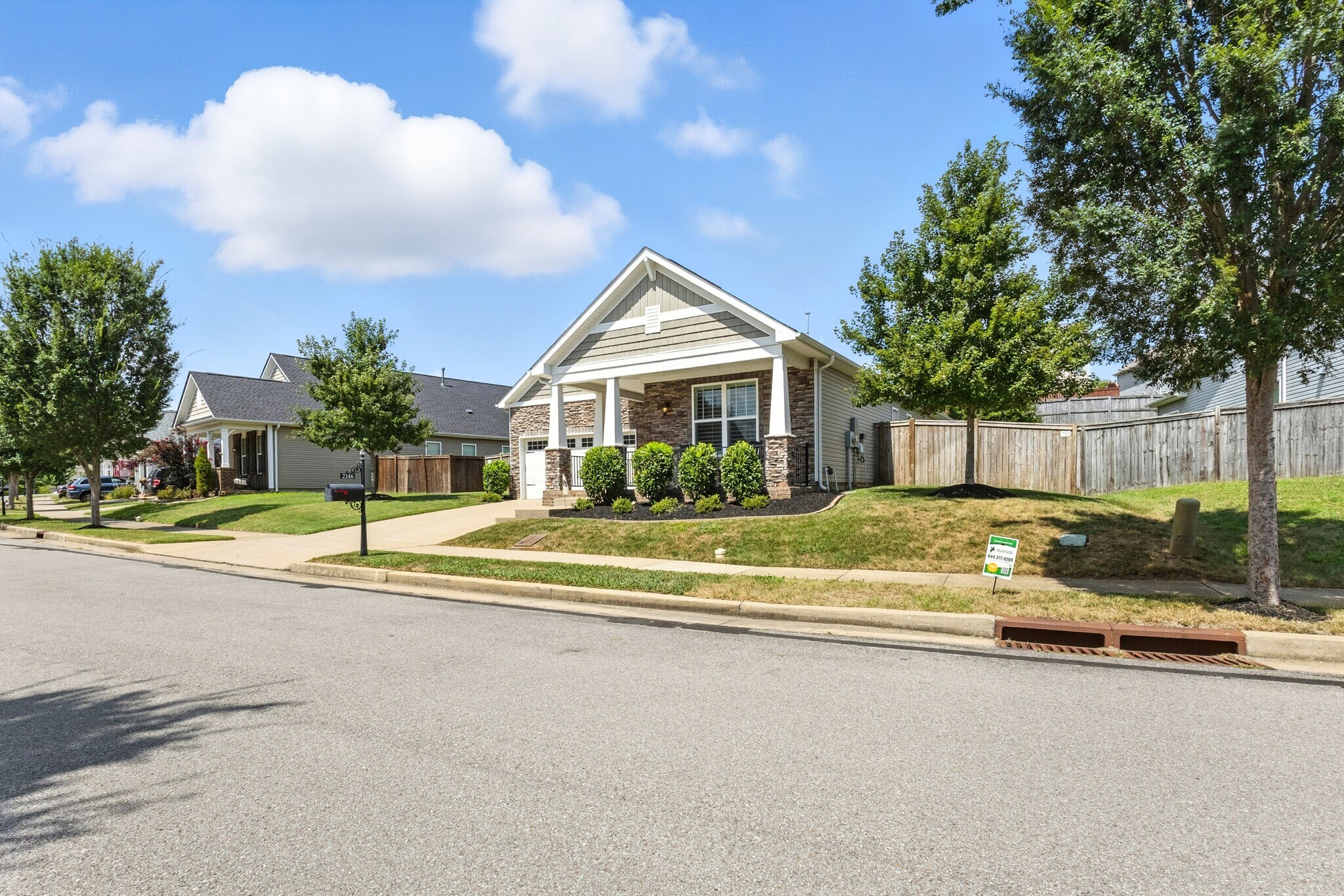 Building Photo - 2146 River Overlook Dr