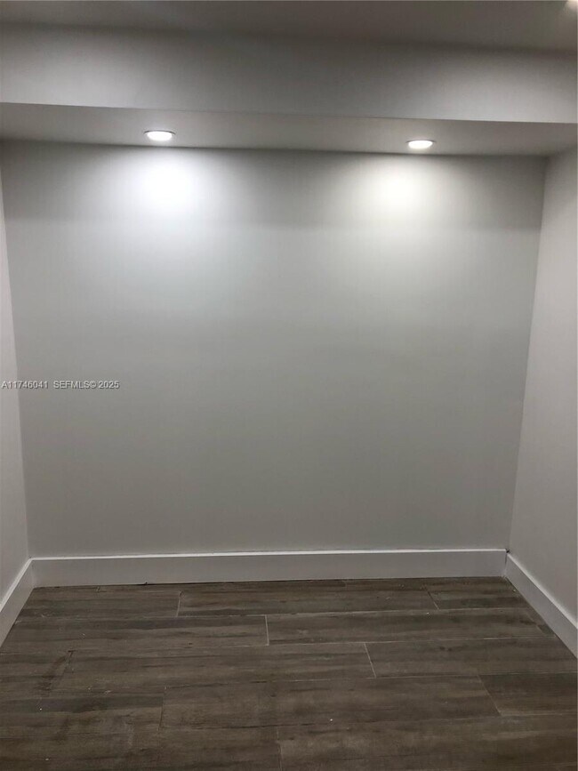 Building Photo - 944 Meridian Ave