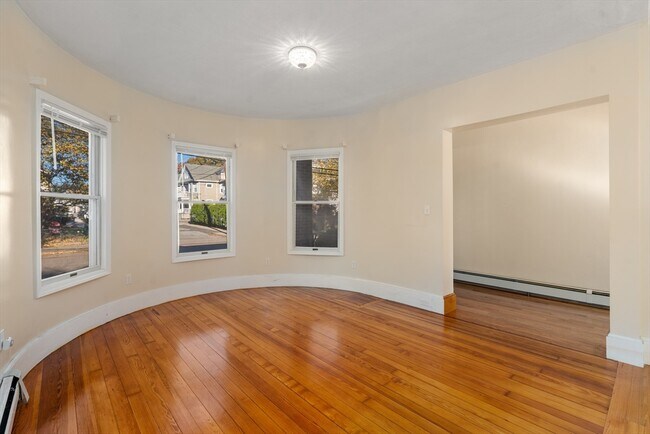 Building Photo - 76 Dexter Ave