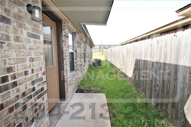 Building Photo - 1106 Grace Point Dr